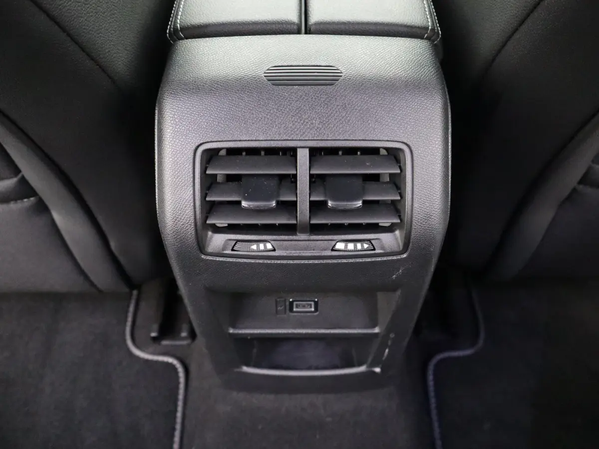 1.2 Turbo GS Trekhaak | All-seasons | Apple Carplay/Android Auto|telefoonintegratie premium | Cruise control adaptief met Stop&Go | Electronic climate controle