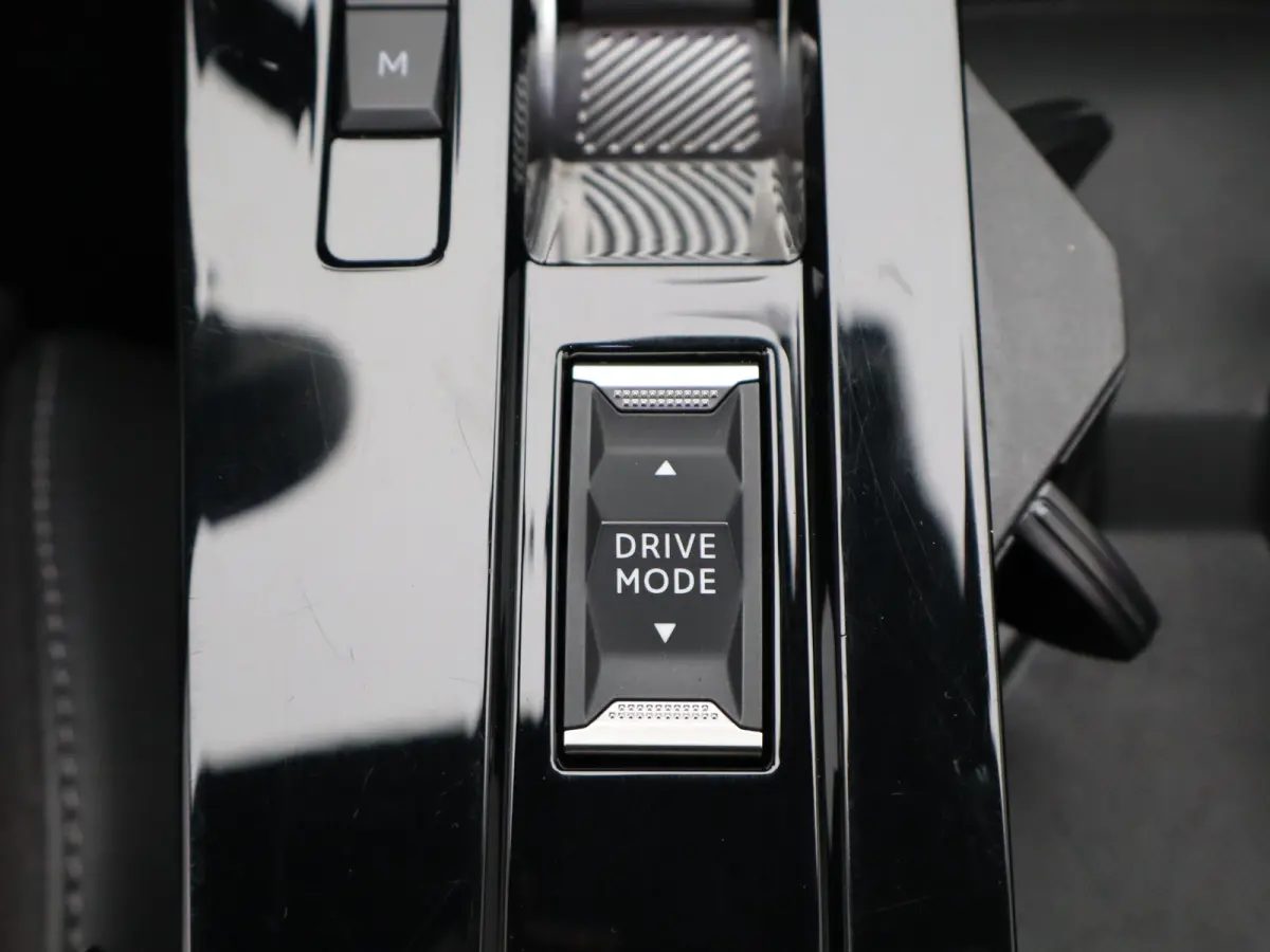 1.2 Turbo GS Trekhaak | All-seasons | Apple Carplay/Android Auto|telefoonintegratie premium | Cruise control adaptief met Stop&Go | Electronic climate controle