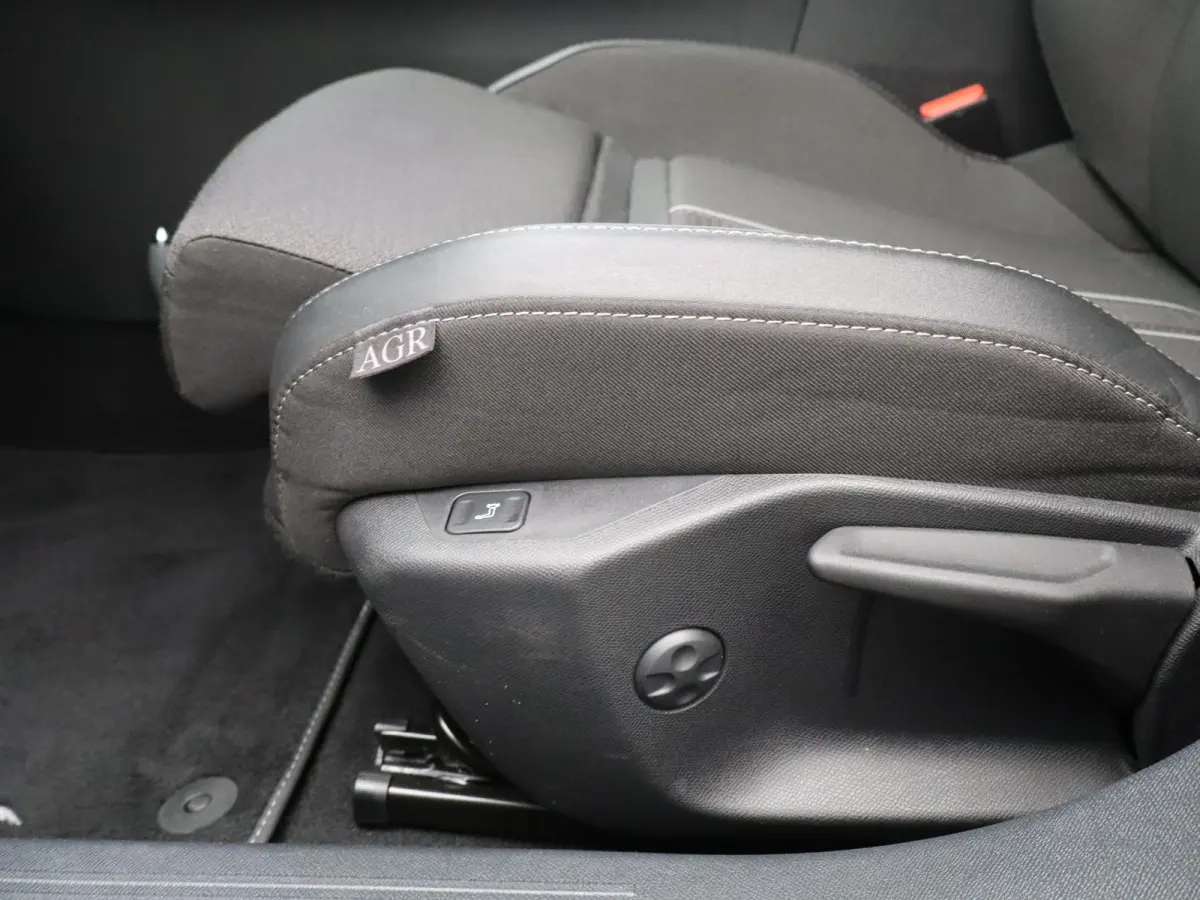 1.2 Turbo GS Trekhaak | All-seasons | Apple Carplay/Android Auto|telefoonintegratie premium | Cruise control adaptief met Stop&Go | Electronic climate controle