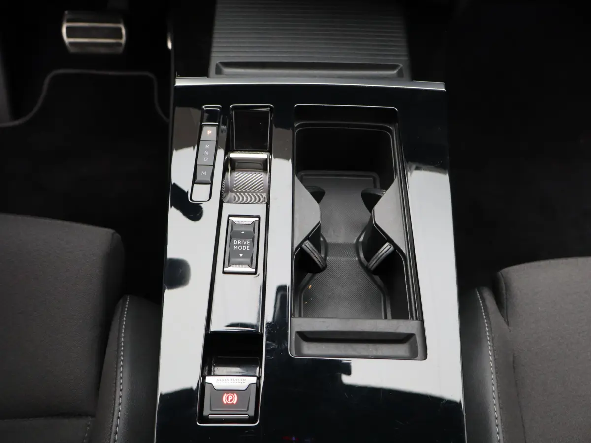 1.2 Turbo GS Trekhaak | All-seasons | Apple Carplay/Android Auto|telefoonintegratie premium | Cruise control adaptief met Stop&Go | Keyless entry