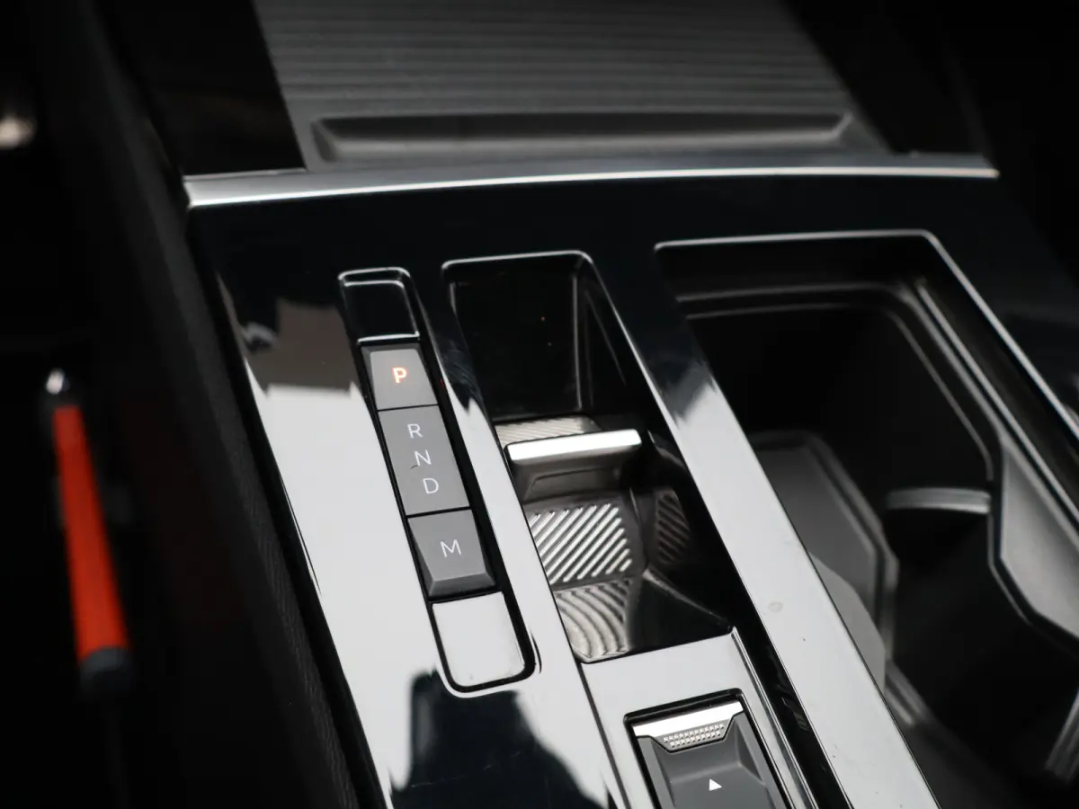 1.2 Turbo GS Trekhaak | All-seasons | Apple Carplay/Android Auto|telefoonintegratie premium | Cruise control adaptief met Stop&Go | Keyless entry