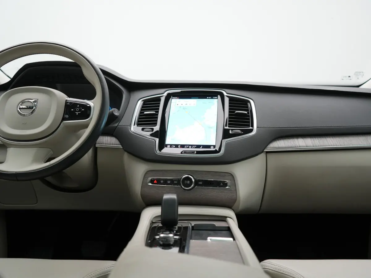 Recharge AWD Plus Dark Long Range 7 Persoons PHEV 456pk Dealer O.H | Trekhaak Af Fabriek | Panodak | Adaptive Cruise | 360 Camera | Harman / Kardon | Lederen Sportstoelen Memory & Verwarmd |