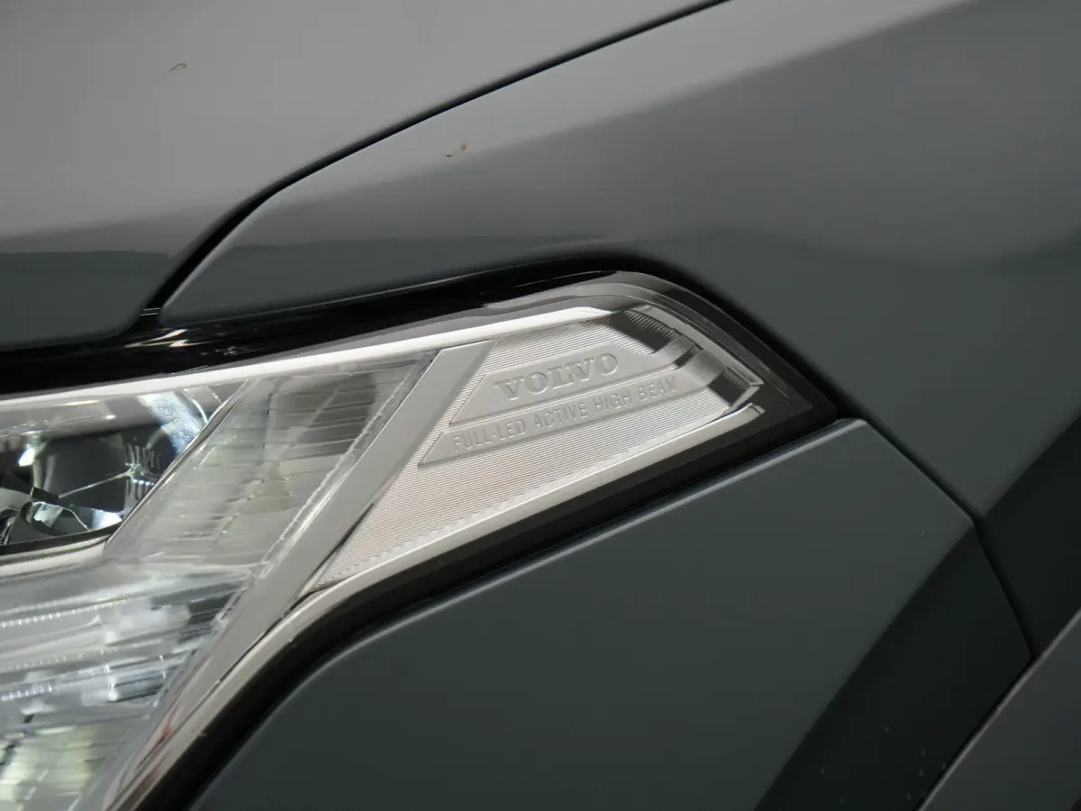 Recharge AWD Plus Dark Long Range 7 Persoons PHEV 456pk Dealer O.H | Trekhaak Af Fabriek | Panodak | Adaptive Cruise | 360 Camera | Harman / Kardon | Lederen Sportstoelen Memory & Verwarmd |