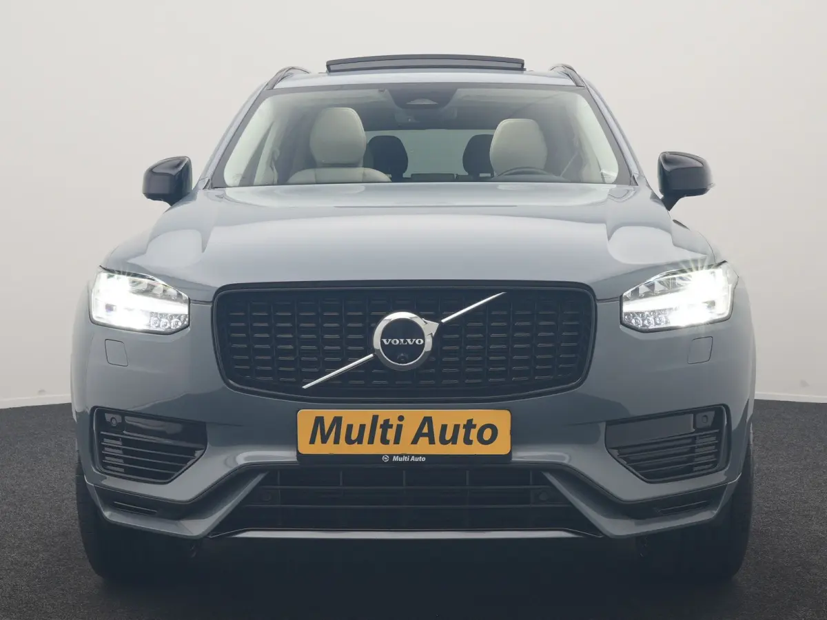 Recharge AWD Plus Dark Long Range 7 Persoons PHEV 456pk Dealer O.H | Trekhaak Af Fabriek | Panodak | Adaptive Cruise | 360 Camera | Harman / Kardon | Lederen Sportstoelen Memory & Verwarmd |