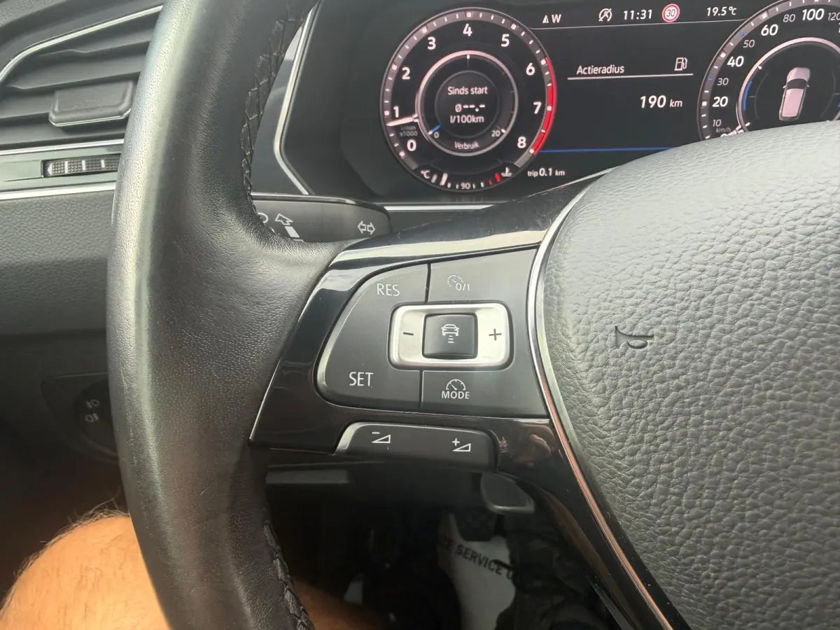 1.4 TSI R LINE BOVAG GARANTIE CARPLAY/PANO/NAVI