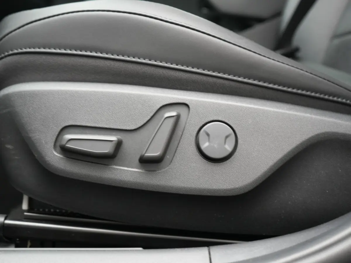 1.6 GDi ExecutiveLine PHEV 182pk Dealer O.H | Trekhaak Afn. | Adaptive Cruise | Head Up | Camera | Harman / Kardon | Lederen Sportstoelen Memory & Ventilatie | Blis | Keyless | Apple Carplay