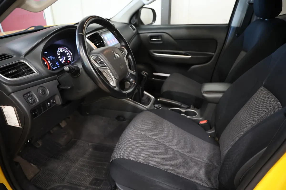 2.2 DI-D Intense 4X4 4WD TREKHAAK