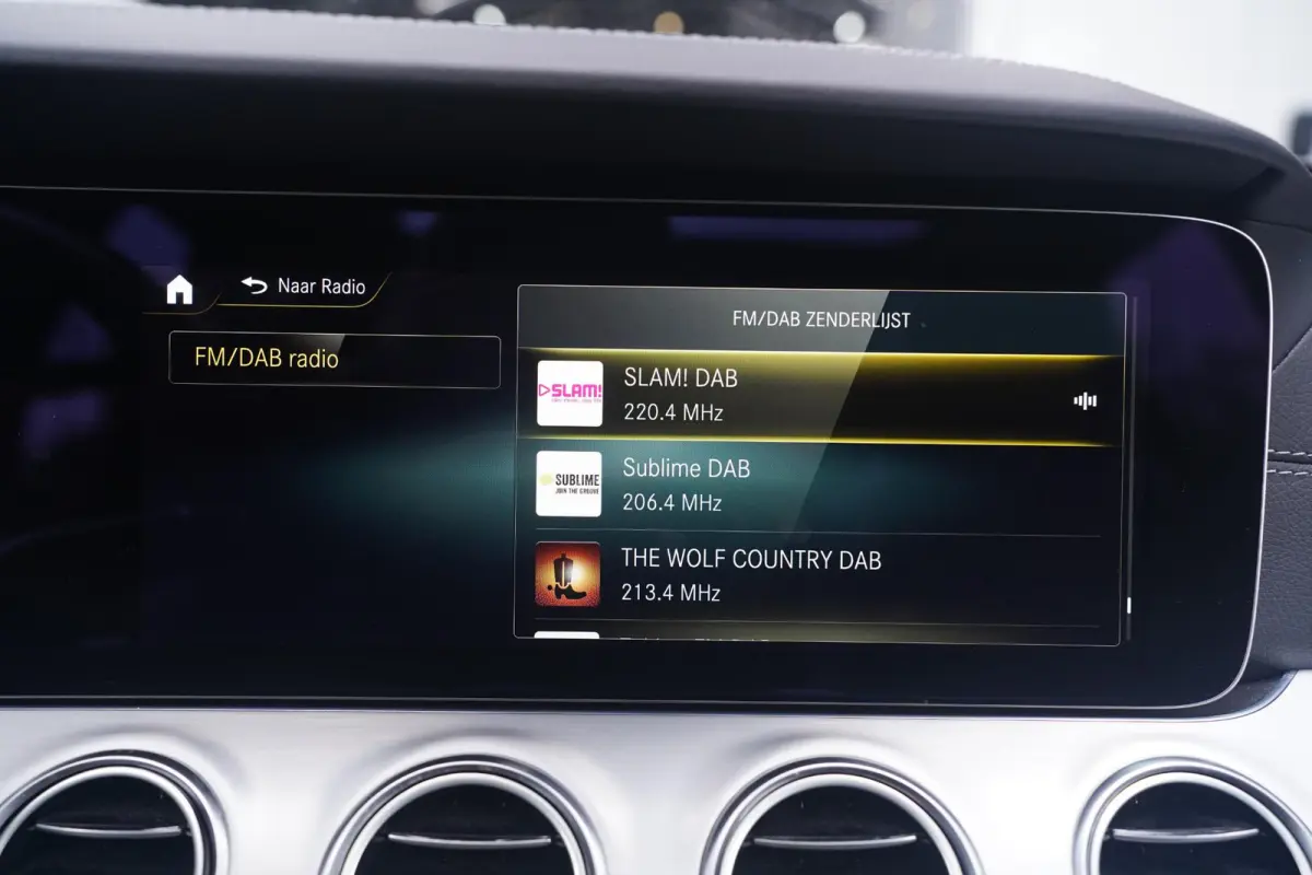 300 e AMG Line SOH 97% 1e Eig. NAP Panodak DAB-ontvangst sfeerverlichting Apple-carplay PDC v+a Private-glas Head-up Camera 360 Memory stoelen Burmester