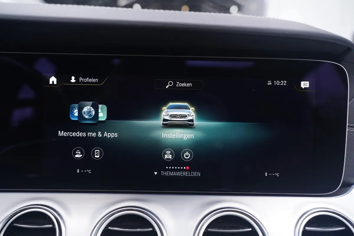 300 e AMG Line SOH 97% 1e Eig. NAP Panodak DAB-ontvangst sfeerverlichting Apple-carplay PDC v+a Private-glas Head-up Camera 360 Memory stoelen Burmester
