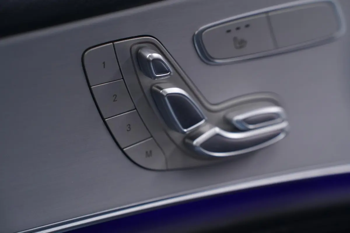 300 e AMG Line SOH 97% 1e Eig. NAP Panodak DAB-ontvangst sfeerverlichting Apple-carplay PDC v+a Private-glas Head-up Camera 360 Memory stoelen Burmester