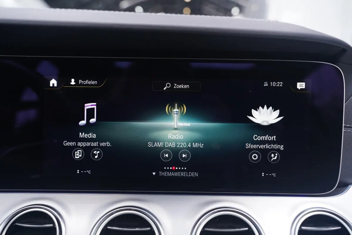 300 e AMG Line SOH 97% 1e Eig. NAP Panodak DAB-ontvangst sfeerverlichting Apple-carplay PDC v+a Private-glas Head-up Camera 360 Memory stoelen Burmester