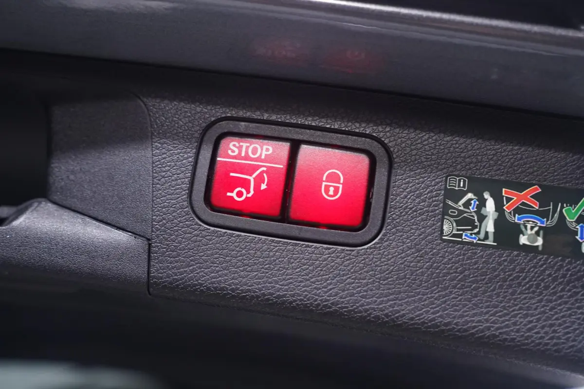 300 e AMG Line SOH 97% 1e Eig. NAP Panodak DAB-ontvangst sfeerverlichting Apple-carplay PDC v+a Private-glas Head-up Camera 360 Memory stoelen Burmester