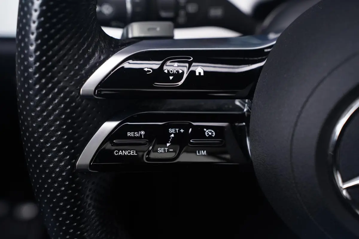 300 e AMG Line SOH 97% 1e Eig. NAP Panodak DAB-ontvangst sfeerverlichting Apple-carplay PDC v+a Private-glas Head-up Camera 360 Memory stoelen Burmester
