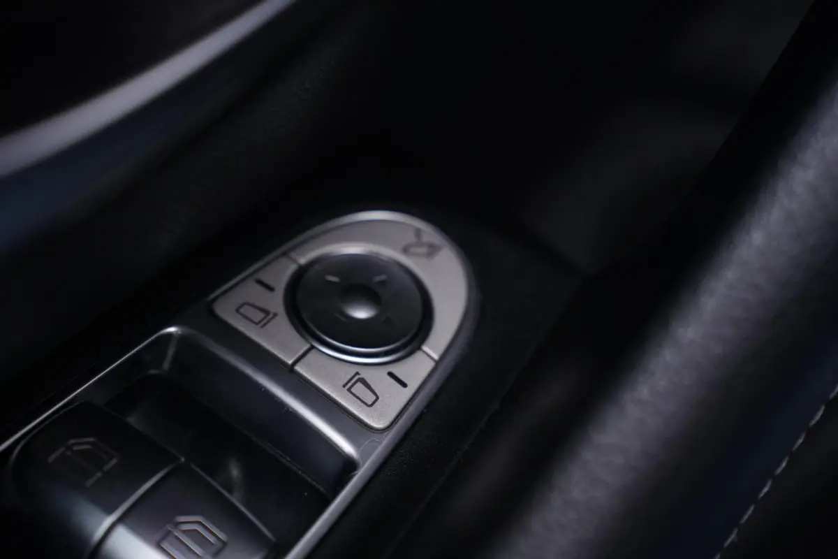 300 e AMG Line SOH 97% 1e Eig. NAP Panodak DAB-ontvangst sfeerverlichting Apple-carplay PDC v+a Private-glas Head-up Camera 360 Memory stoelen Burmester