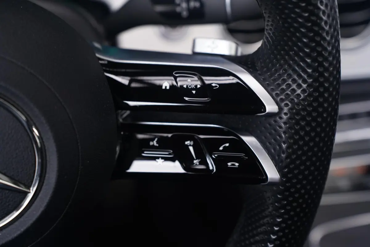 300 e AMG Line SOH 97% 1e Eig. NAP Panodak DAB-ontvangst sfeerverlichting Apple-carplay PDC v+a Private-glas Head-up Camera 360 Memory stoelen Burmester