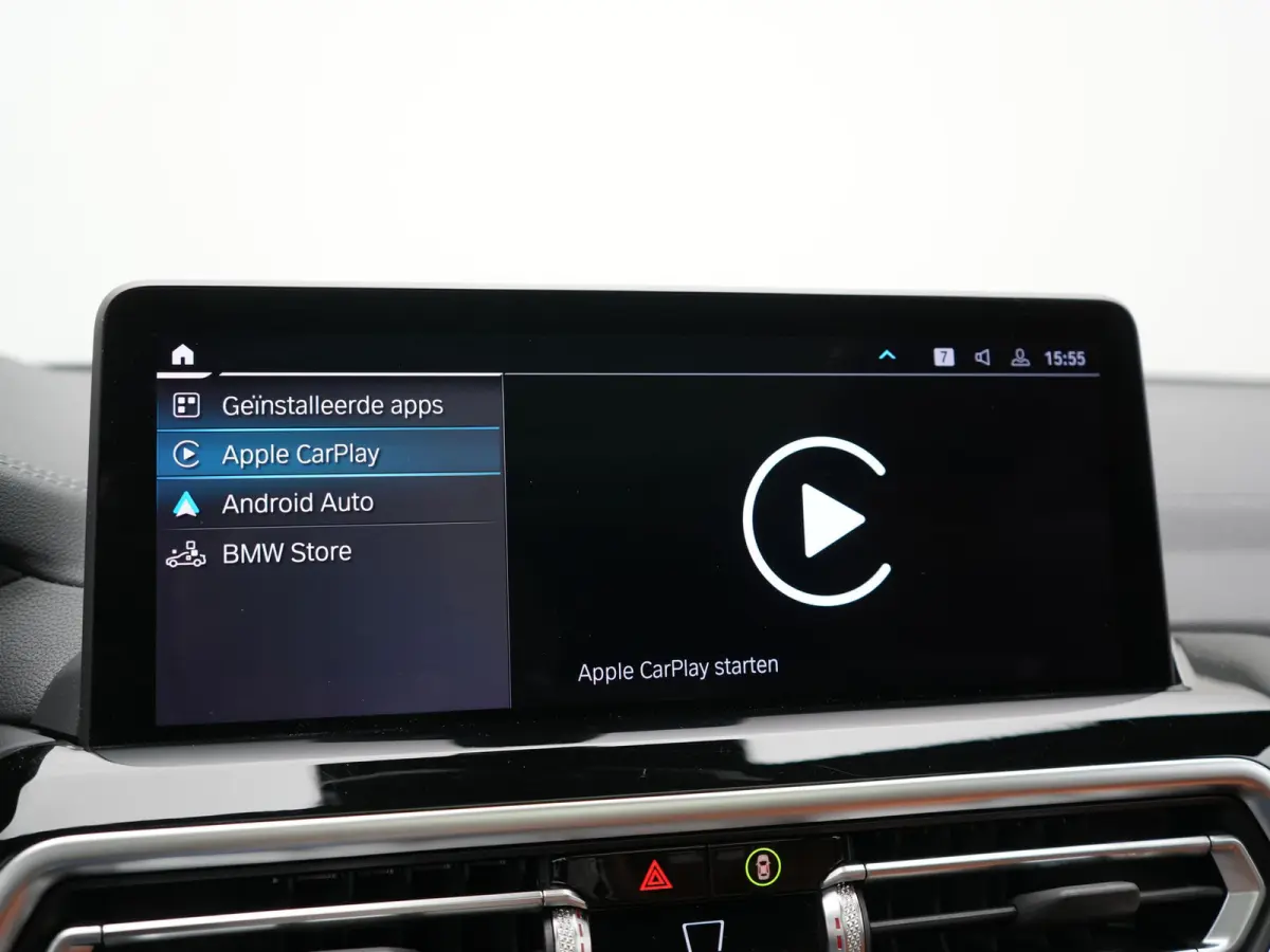 M Sport 80 kWh 286pk Dealer O.H | Panodak | Adaptive Cruise | Camera | Lederen Sportstoelen Memory & Verwarmd | Sfeerverlichting | Blis | Apple Carplay | Navigatie | DAB | 19"L.M