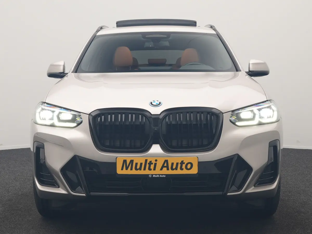 M Sport 80 kWh 286pk Dealer O.H | Panodak | Adaptive Cruise | Camera | Lederen Sportstoelen Memory & Verwarmd | Sfeerverlichting | Blis | Apple Carplay | Navigatie | DAB | 19"L.M
