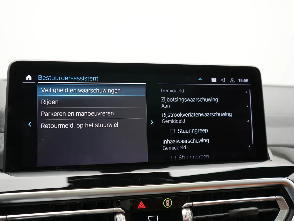 M Sport 80 kWh 286pk Dealer O.H | Panodak | Adaptive Cruise | Camera | Lederen Sportstoelen Memory & Verwarmd | Sfeerverlichting | Blis | Apple Carplay | Navigatie | DAB | 19"L.M