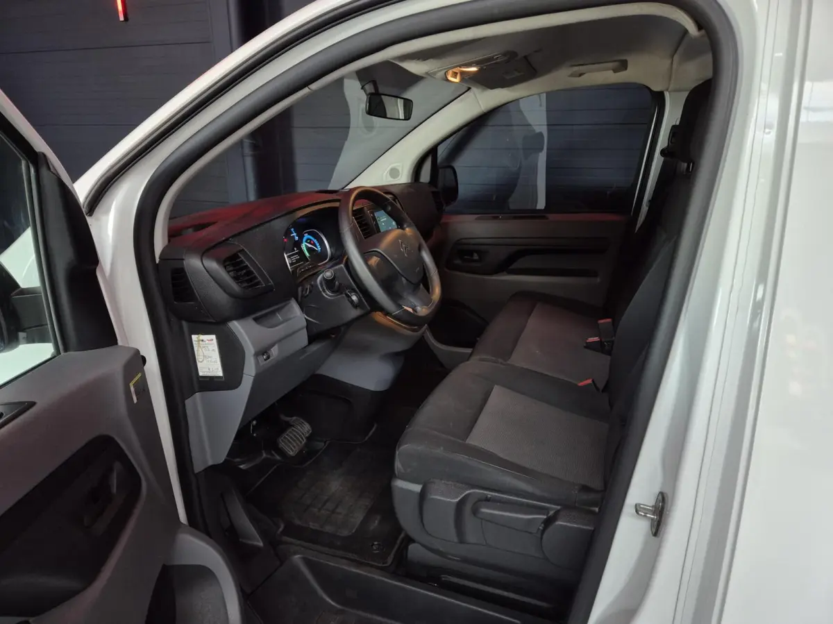 M 75kWh |9-PERS|PANO|APP|CRUISE|VERW.