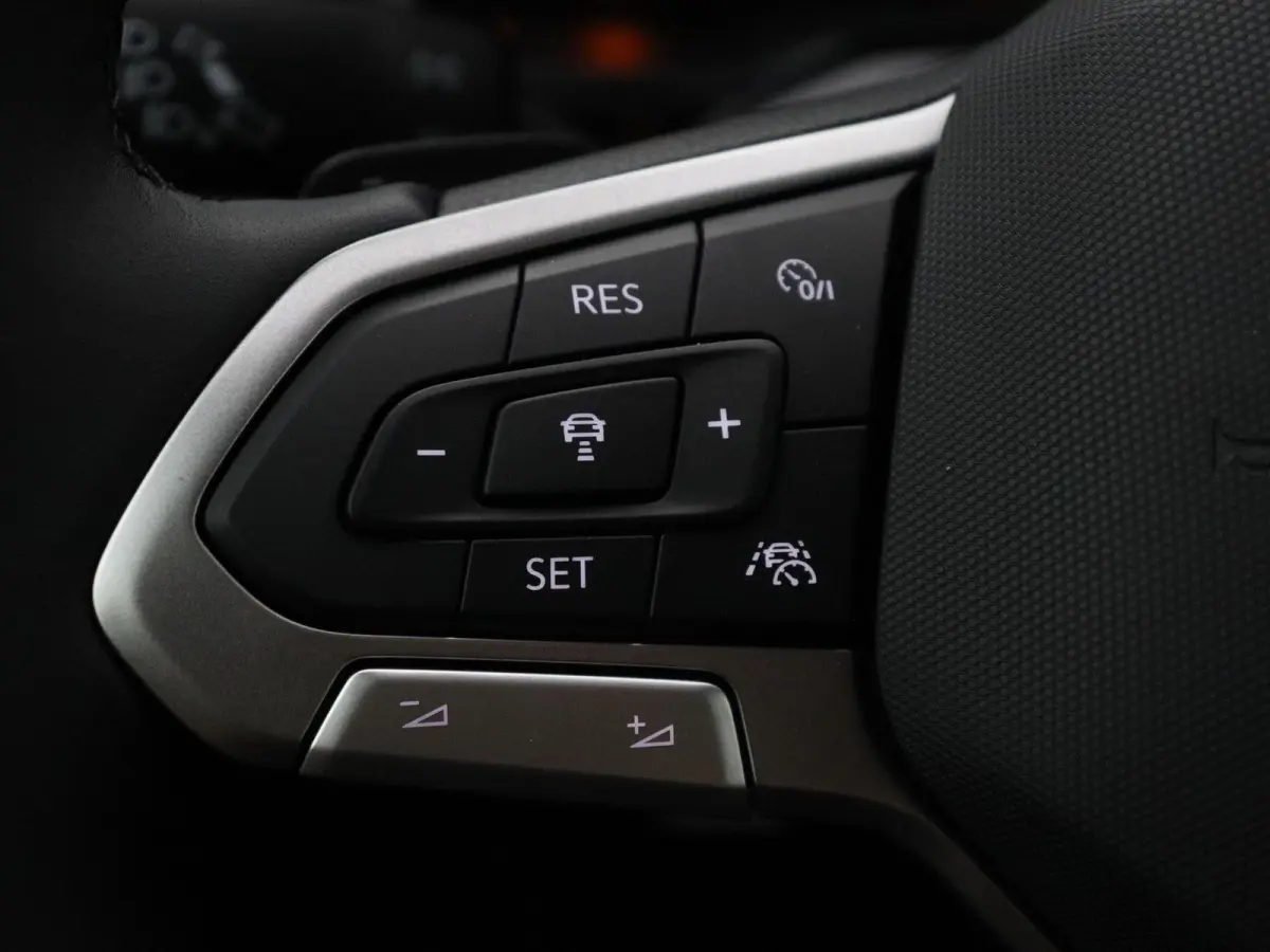 1.0 TSI Life Edition 95 PK | Keyless access | Apple Carplay draadloos | Camera | Navigatie | 15" Lichtmetalen velgen | LED Koplampen | Android Auto draadloos | Parkeersensoren | Adaptive cru