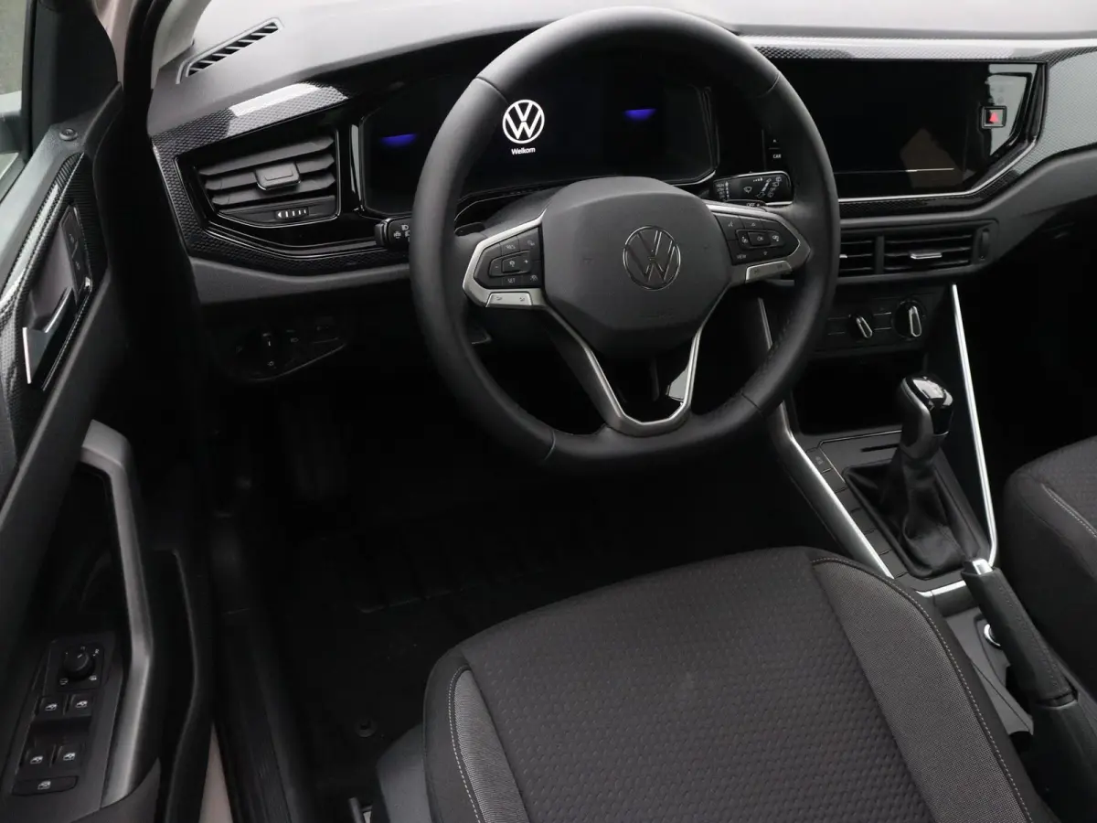 1.0 TSI Life Edition 95 PK | Keyless access | Apple Carplay draadloos | Camera | Navigatie | 15" Lichtmetalen velgen | LED Koplampen | Android Auto draadloos | Parkeersensoren | Adaptive cru