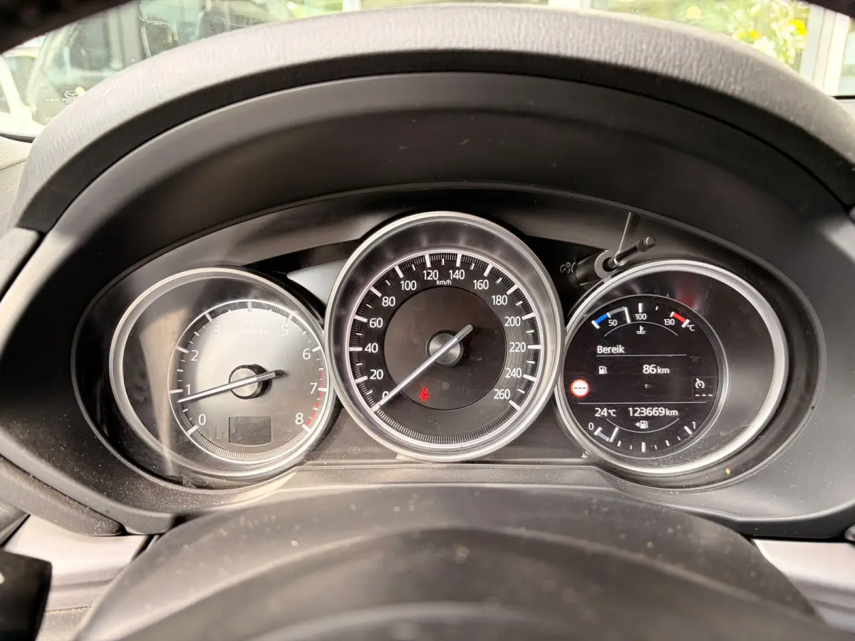 2.0 SkyActiv-G 165 Style Selected 360 Camera / Leer / Bose / Trekhaak / Navi / Clima / Cruise