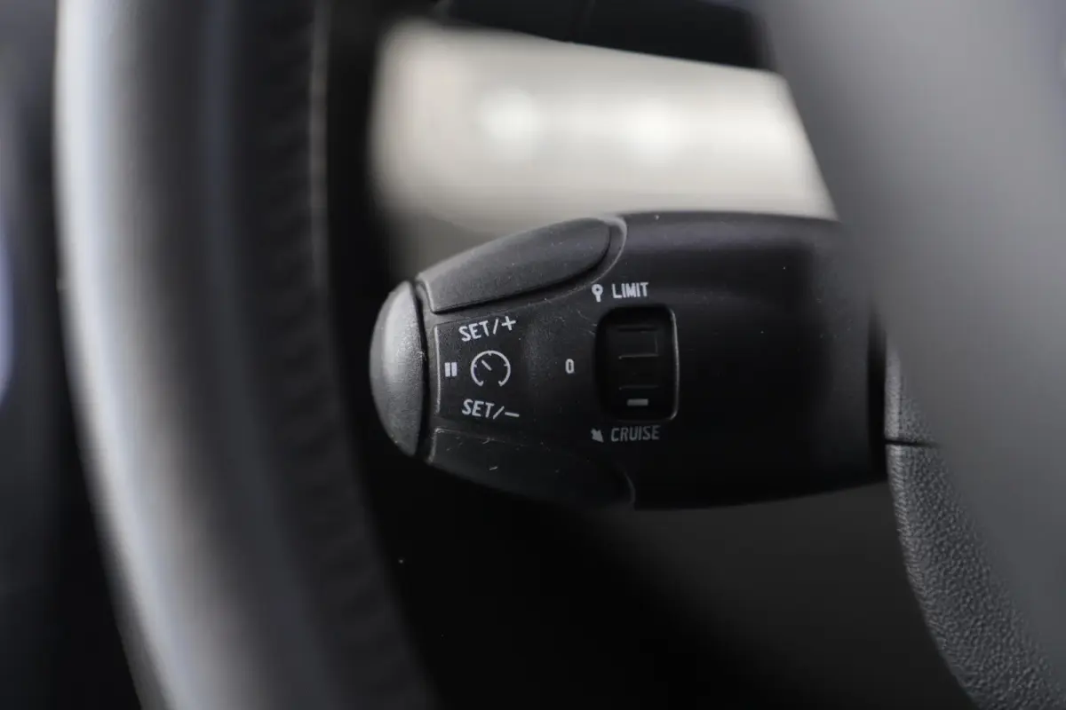 1.2 PureTech Active Trekhaak Radio Bluetooth Airco Cruise Control LED