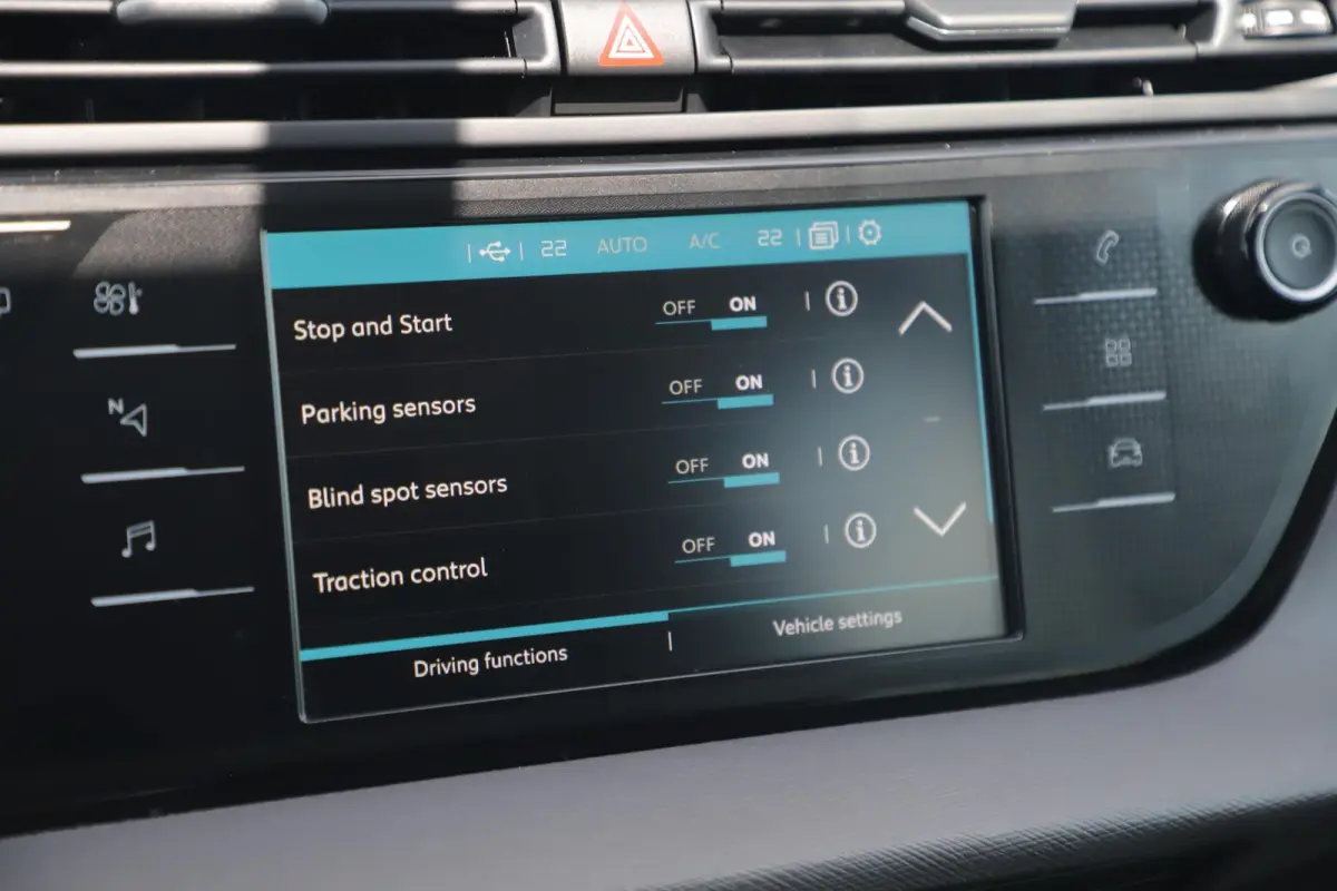 1.2 PureTech Business 7p 7 Persoons Navigatie Achteruitrijcamera Clima Cruise Getint Glas Carplay Android