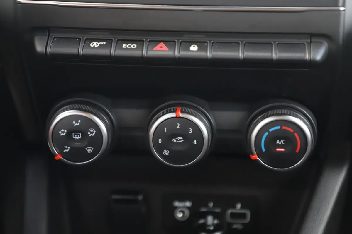 1.0 TCe 90 Equilibre Navigatie Carplay Android Airco Cruise Control LED Rijstrooksensor