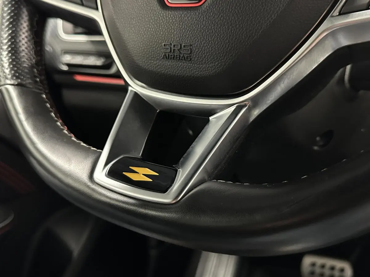 1.3 TCe 140 R.S Line PANO TREKHAAK LEER CAMERA CARPLAY NAVI.