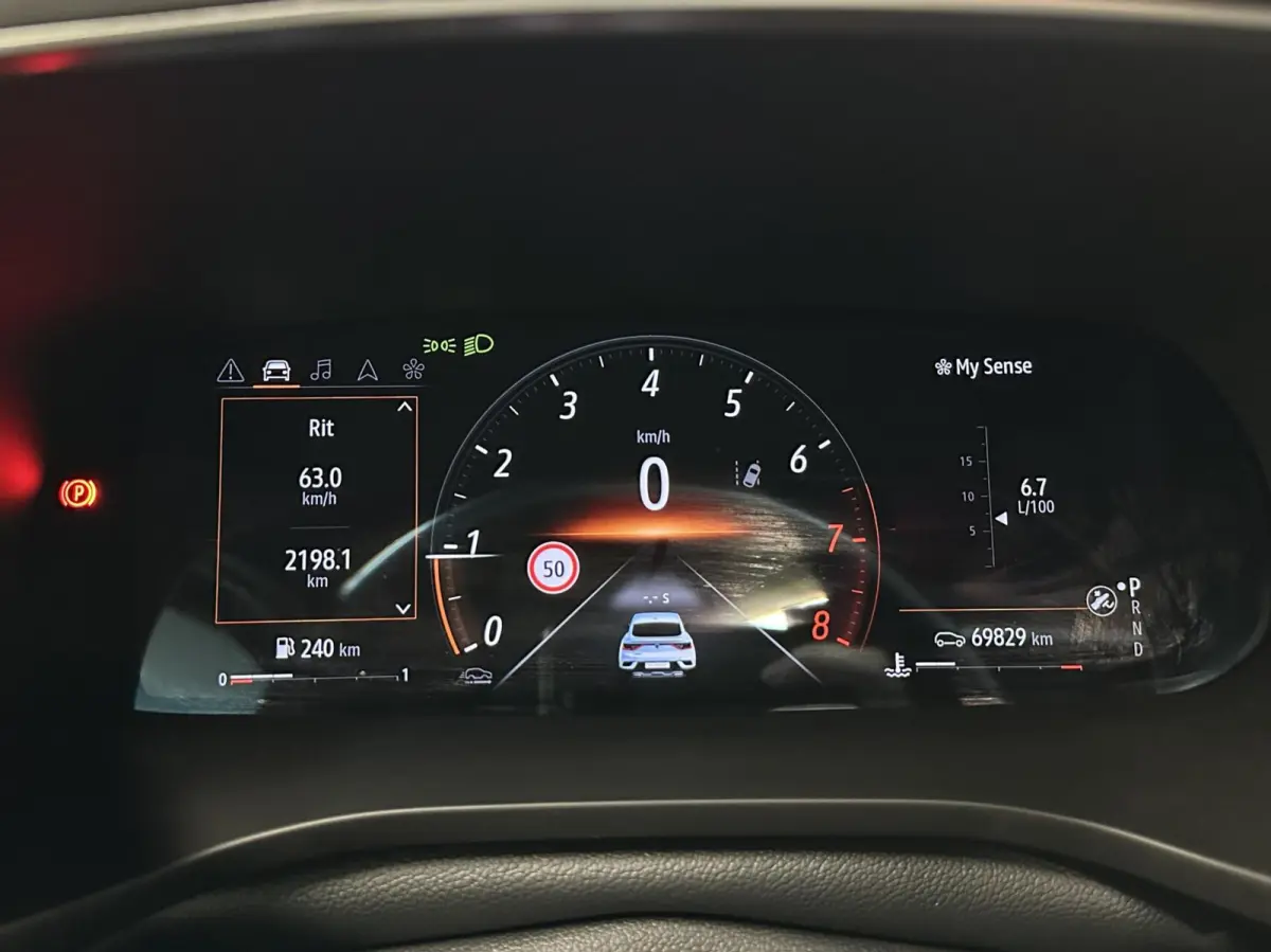 1.3 TCe 140 R.S Line PANO TREKHAAK LEER CAMERA CARPLAY NAVI.