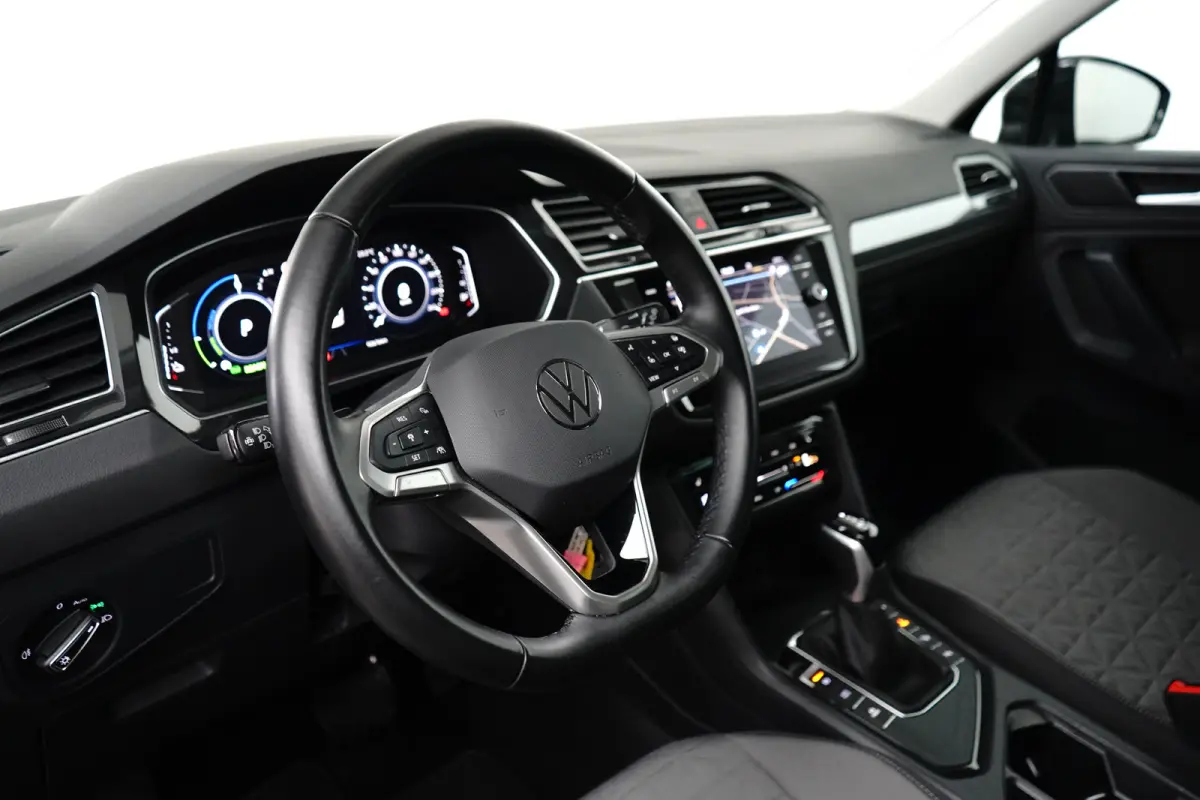 1.4 TSI DSG-6 245PK Life Edition | NAVIGATIE | CAMERA | AUTO A. KLEP | STOEL + STUURVERW. | APP. CONNECT | 17 INCH