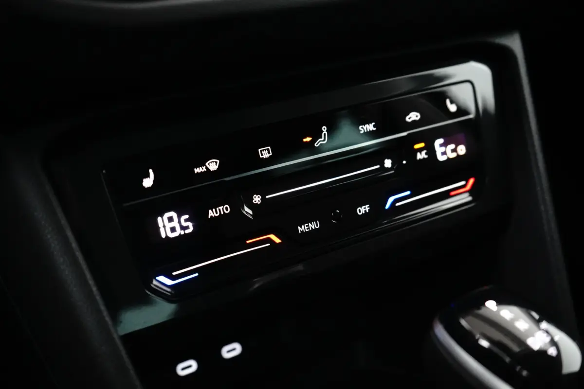 1.4 TSI DSG-6 245PK Life Edition | NAVIGATIE | CAMERA | AUTO A. KLEP | STOEL + STUURVERW. | APP. CONNECT | 17 INCH