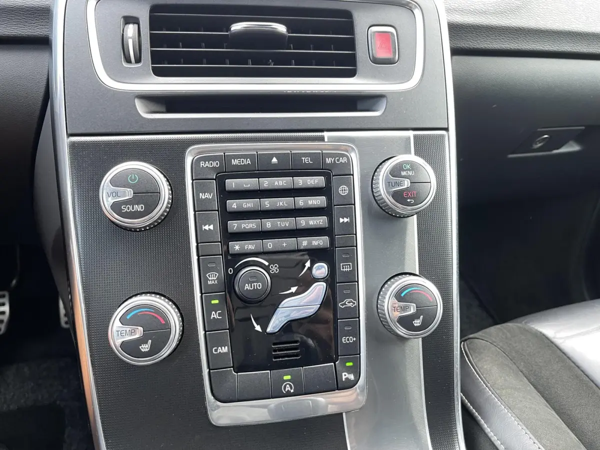 2.0 D4 R-Design AUTOMAAT|CAMERA|NAVIGATIE|STOELVERWARMING|ORIGINEEL NL