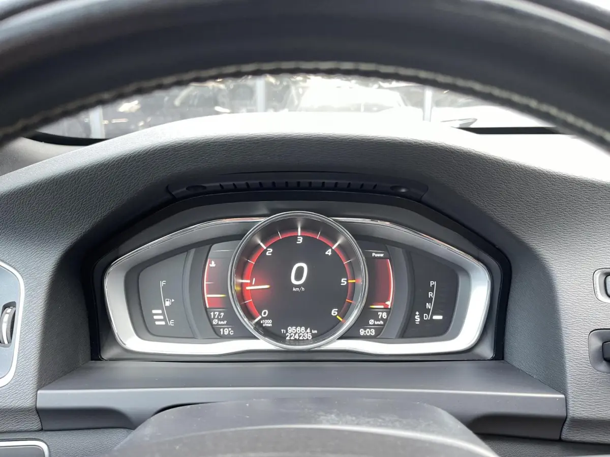 2.0 D4 R-Design AUTOMAAT|CAMERA|NAVIGATIE|STOELVERWARMING|ORIGINEEL NL