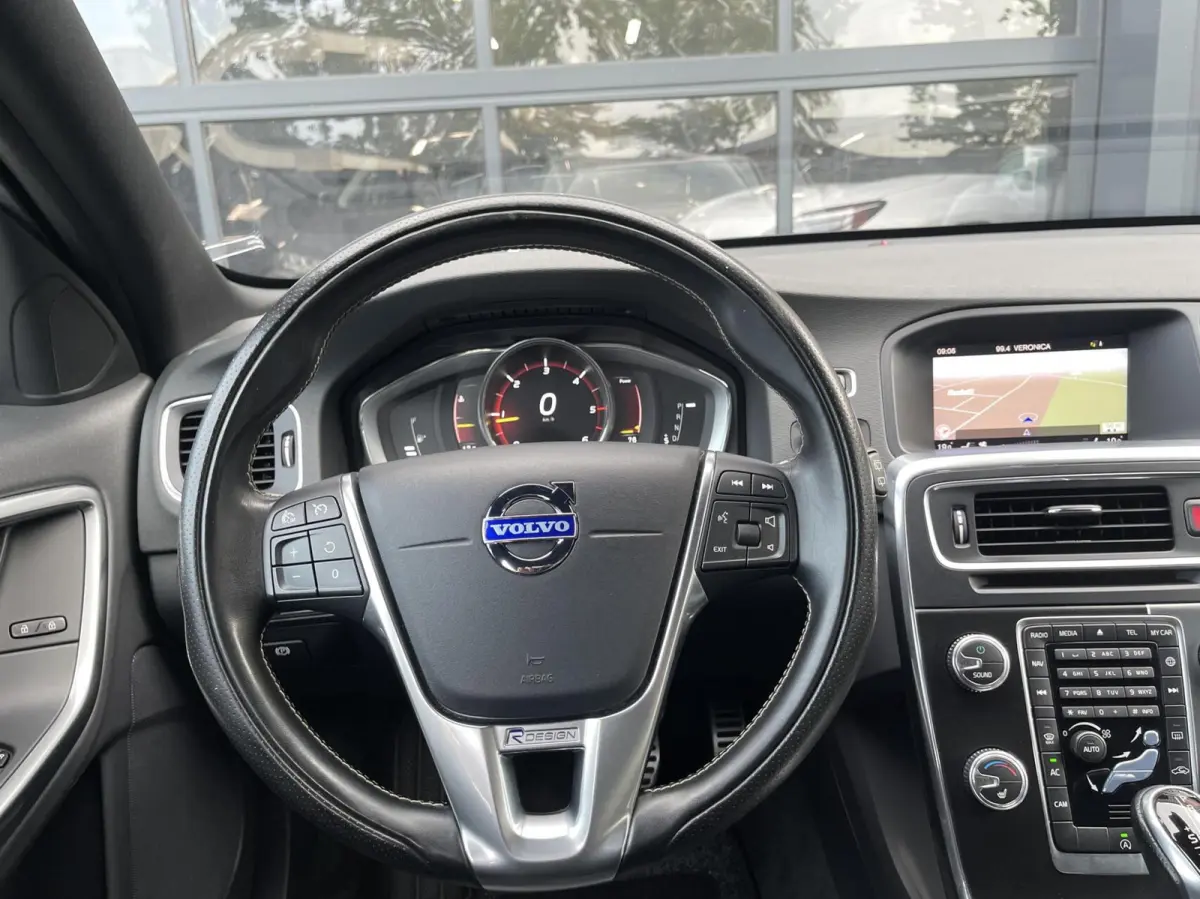 2.0 D4 R-Design AUTOMAAT|CAMERA|NAVIGATIE|STOELVERWARMING|ORIGINEEL NL