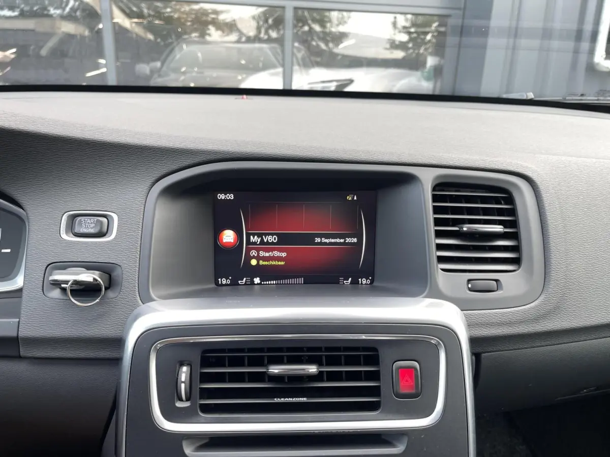 2.0 D4 R-Design AUTOMAAT|CAMERA|NAVIGATIE|STOELVERWARMING|ORIGINEEL NL