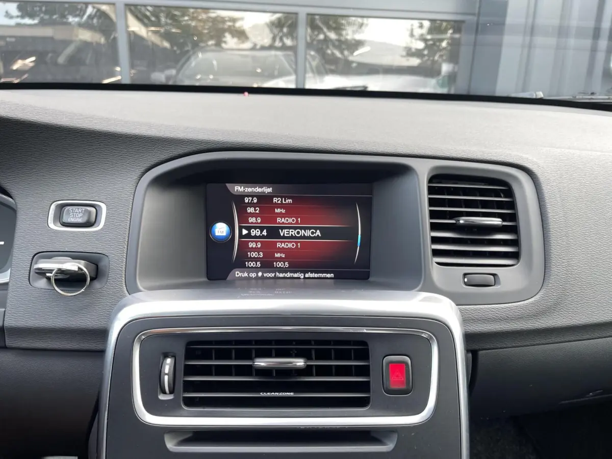 2.0 D4 R-Design AUTOMAAT|CAMERA|NAVIGATIE|STOELVERWARMING|ORIGINEEL NL