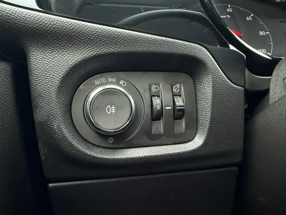 1.2 110PK Turbo Hybrid Edition AUT € 7.000 KORTING!!| AIRCO| PARKEERSENSOREN V&A| APPLE CARPLAY/ANDROID AUTO| CRUISE CONTROL| TOT 8 JAAR GARANTIE!!