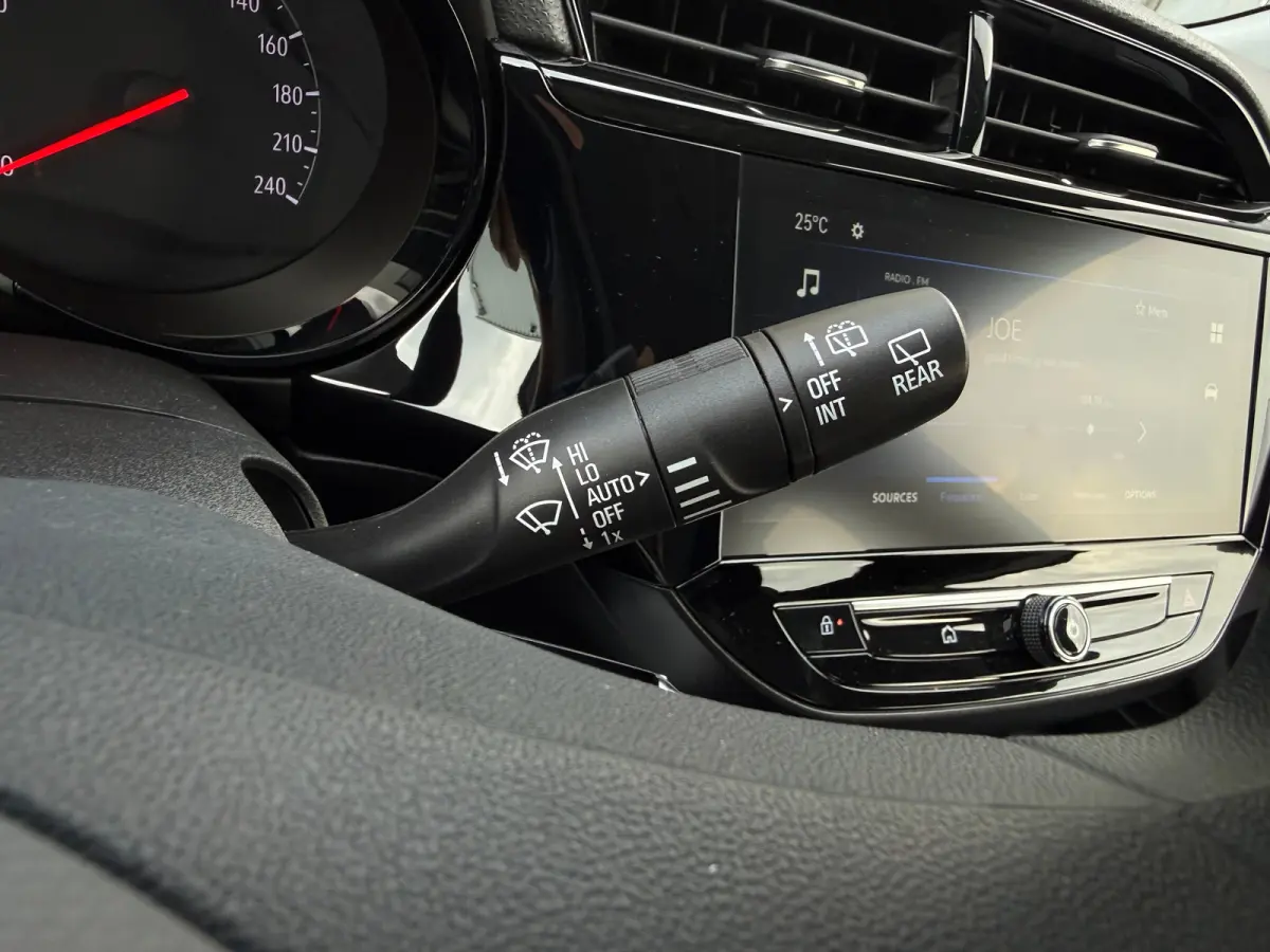 1.2 110PK Turbo Hybrid Edition AUT € 7.000 KORTING!!| AIRCO| PARKEERSENSOREN V&A| APPLE CARPLAY/ANDROID AUTO| CRUISE CONTROL| TOT 8 JAAR GARANTIE!!