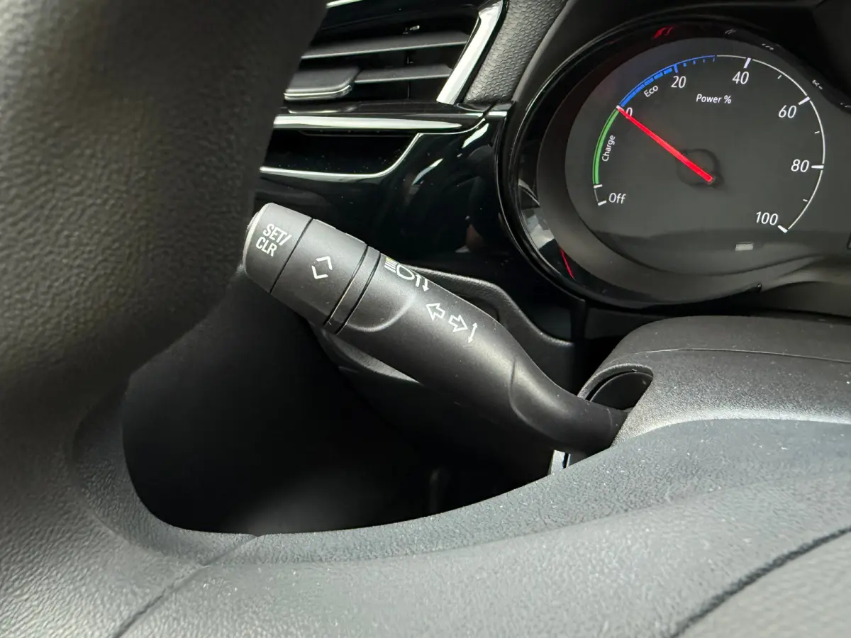 1.2 110PK Turbo Hybrid Edition AUT € 7.000 KORTING!!| AIRCO| PARKEERSENSOREN V&A| APPLE CARPLAY/ANDROID AUTO| CRUISE CONTROL| TOT 8 JAAR GARANTIE!!