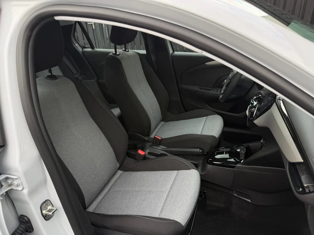 1.2 110PK Turbo Hybrid Edition AUT € 7.000 KORTING!!| AIRCO| PARKEERSENSOREN V&A| APPLE CARPLAY/ANDROID AUTO| CRUISE CONTROL| TOT 8 JAAR GARANTIE!!