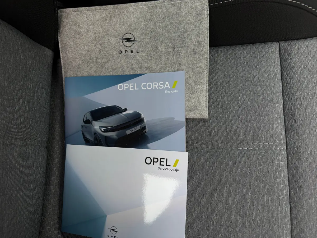 1.2 110PK Turbo Hybrid Edition AUT € 7.000 KORTING!!| AIRCO| PARKEERSENSOREN V&A| APPLE CARPLAY/ANDROID AUTO| CRUISE CONTROL| TOT 8 JAAR GARANTIE!!