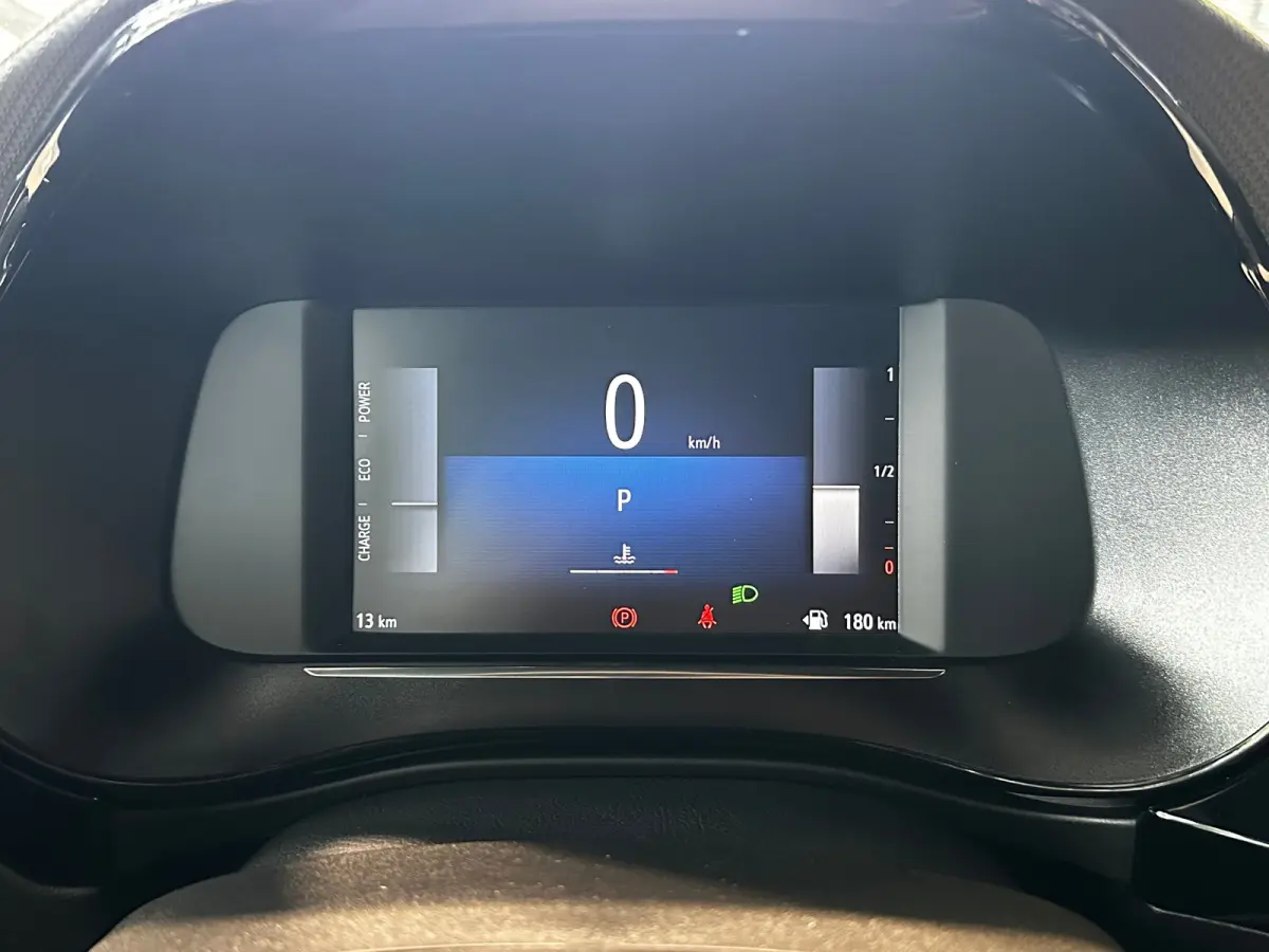 1.2 Turbo Hybrid 110 PK GS | 2+6 JAAR GARANTIE| CAMERA + PARKEERSENSOREN| APPLE CARPLAY/ANDROID AUTO| LED KOPLAMPEN| SPORTSTOELEN| 17" LM-VELGEN|