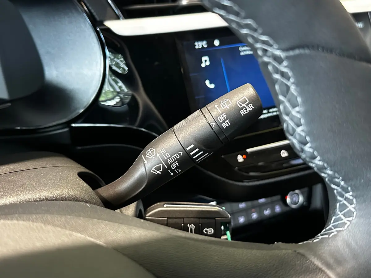 1.2 Turbo Hybrid 110 PK GS | 2+6 JAAR GARANTIE| CAMERA + PARKEERSENSOREN| APPLE CARPLAY/ANDROID AUTO| LED KOPLAMPEN| SPORTSTOELEN| 17" LM-VELGEN|