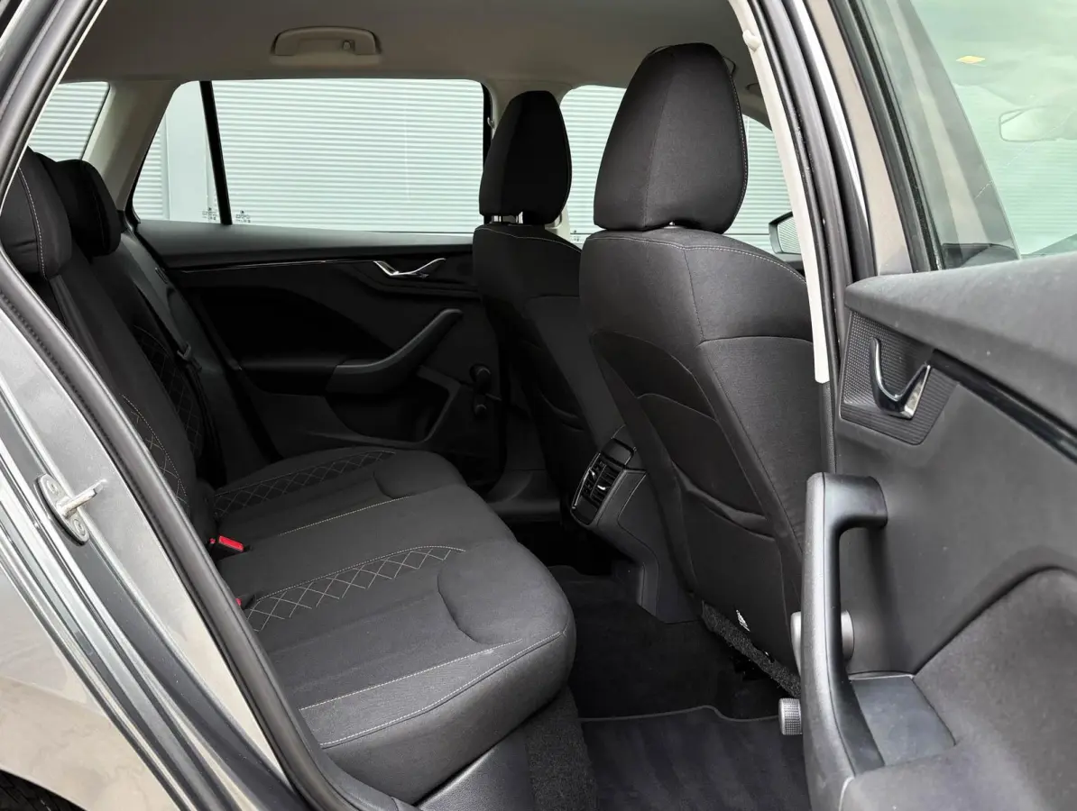 1.0 TSI 110pk Ambition | Navigatie | Smart Link | Cruise Control