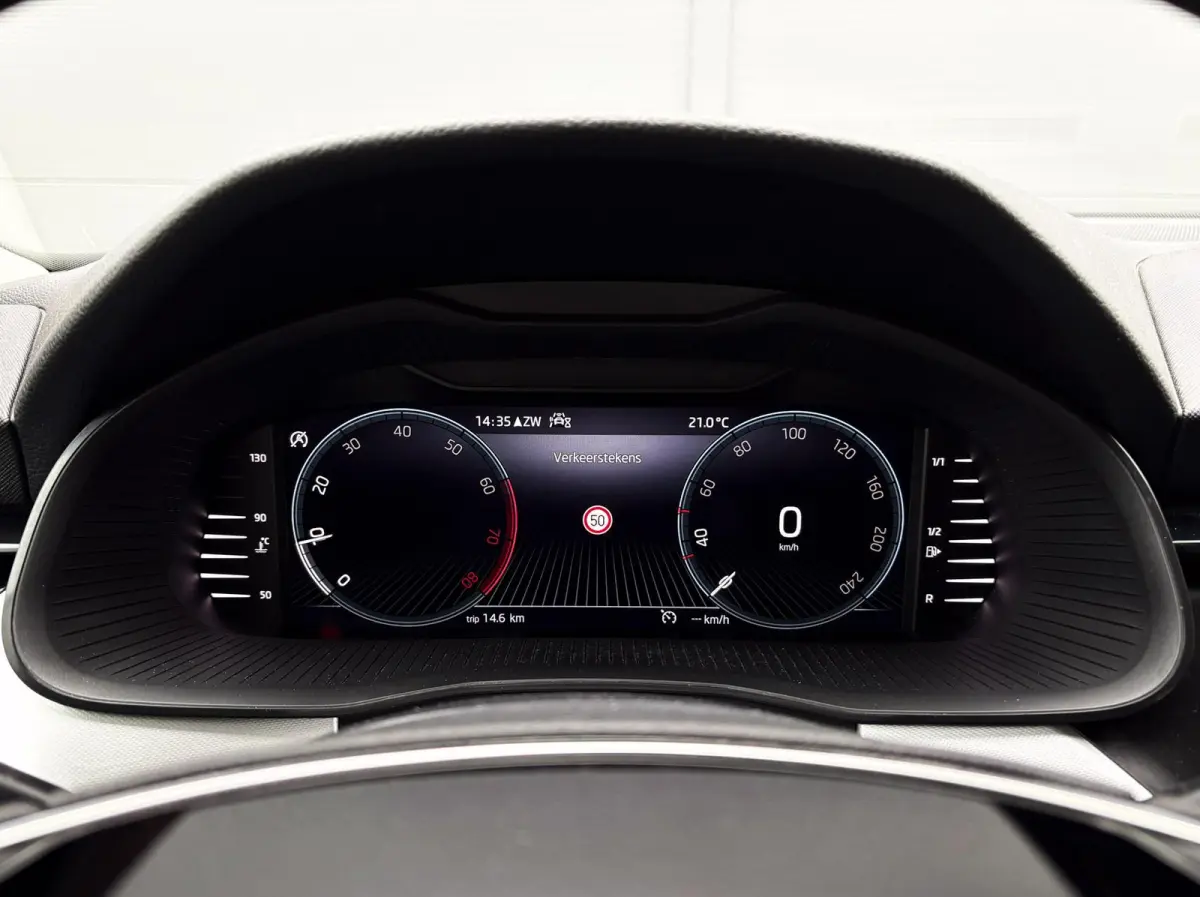 1.0 TSI 110pk Ambition | Navigatie | Smart Link | Cruise Control