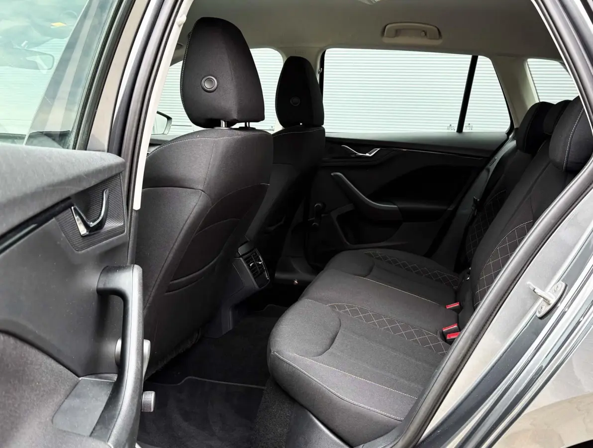 1.0 TSI 110pk Ambition | Navigatie | Smart Link | Cruise Control
