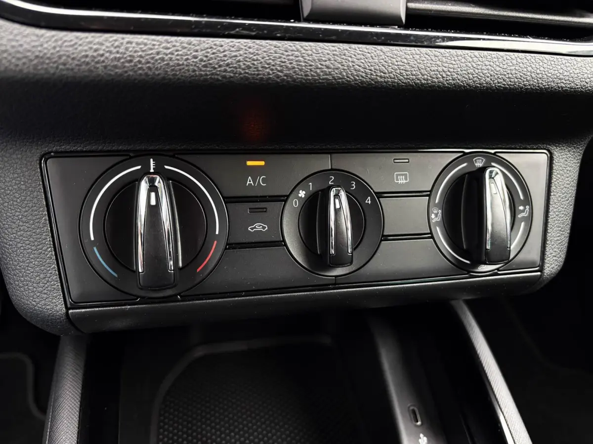 1.0 TSI 110pk Ambition | Navigatie | Smart Link | Cruise Control