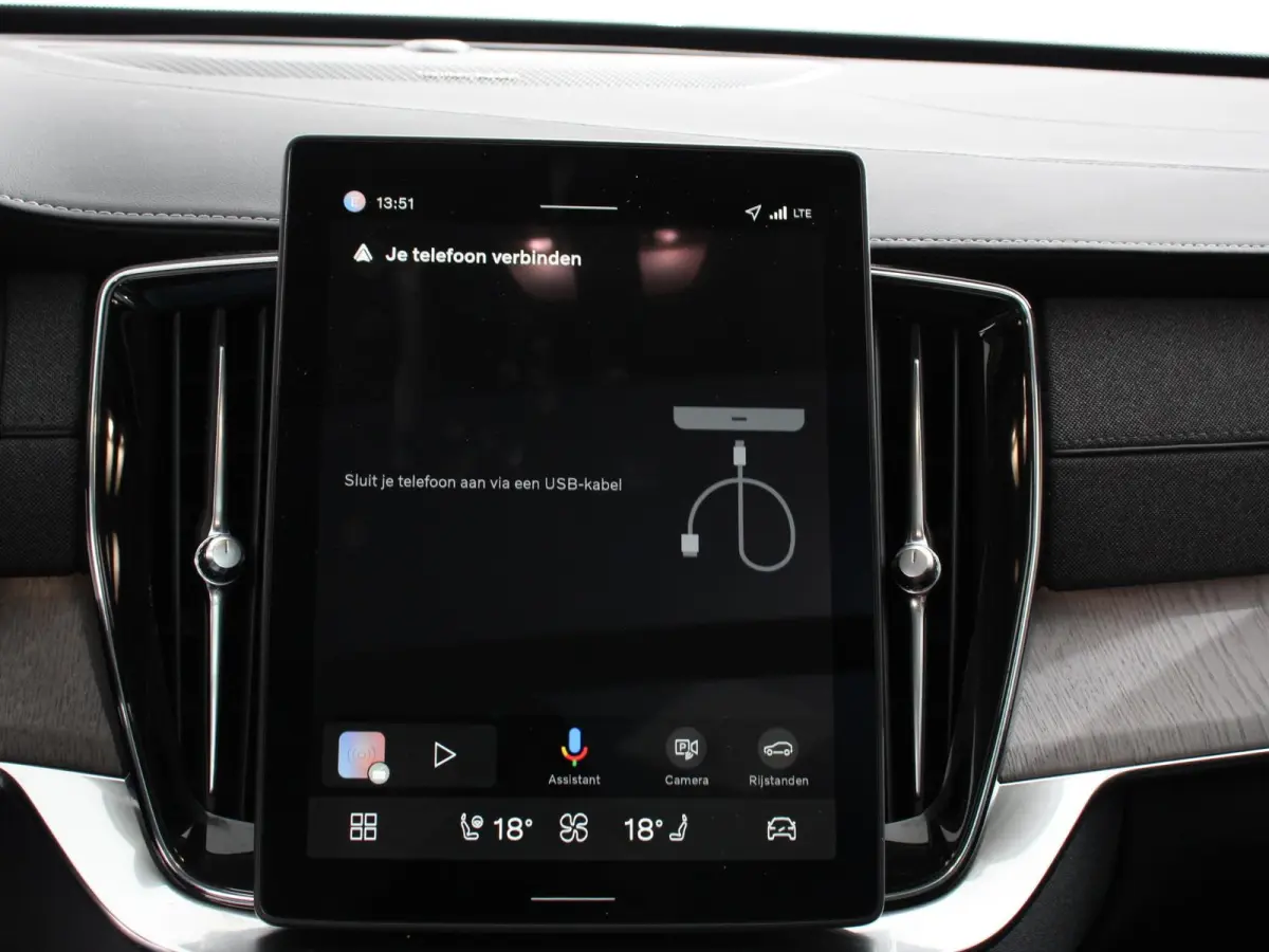 2.0 T8 Plug-in hybrid AWD Ultra Dark Panoramadak Navigatie Apple Carplay Android Auto 360 camera Parkeerhulp Adaptive Cruise Control Verwarmde en geventileerde voorstoelen Head-up-display Ha